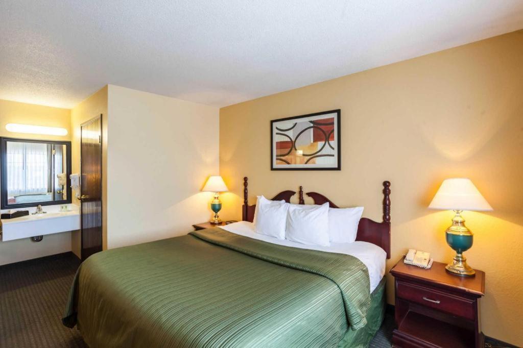 Quality Inn & Suites Arbor Exterior foto