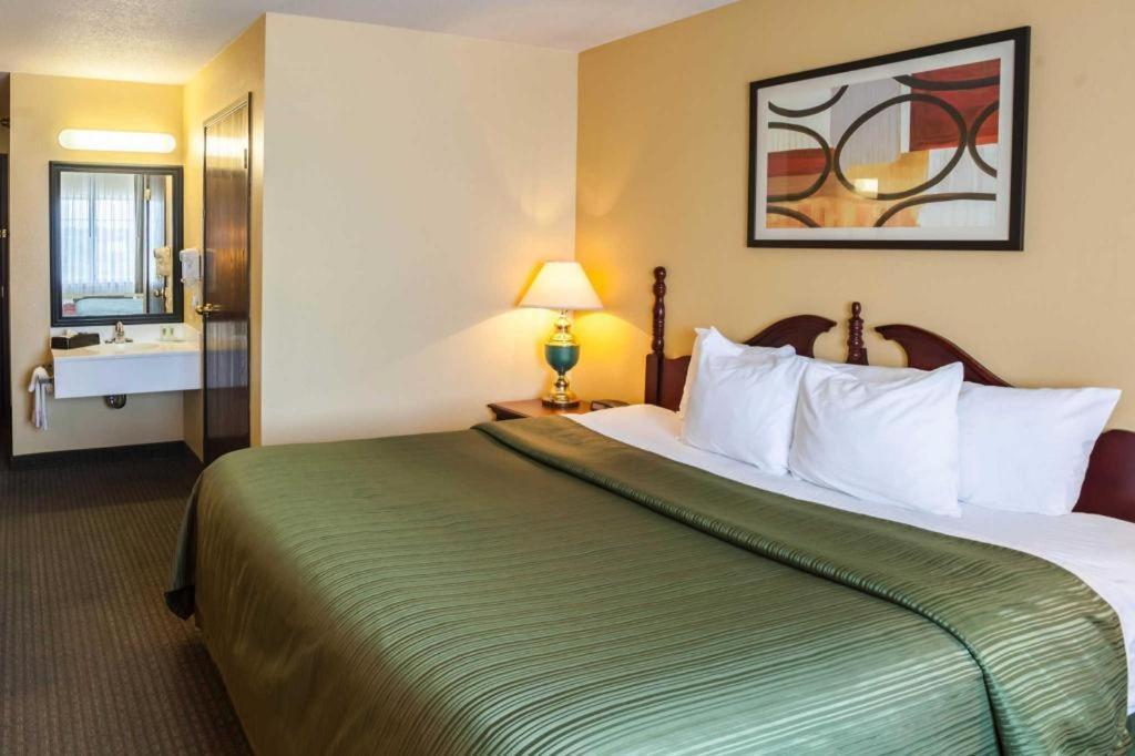 Quality Inn & Suites Arbor Exterior foto