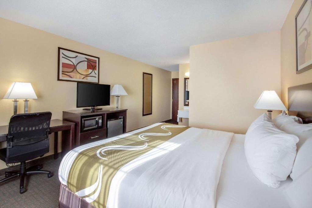 Quality Inn & Suites Arbor Exterior foto