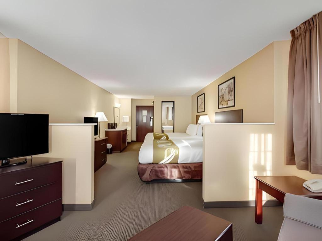 Quality Inn & Suites Arbor Exterior foto